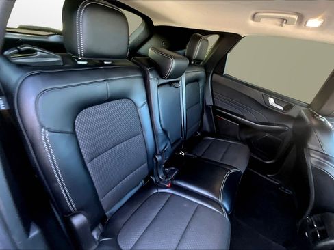 Used 2023 Ford Escape SE image 17