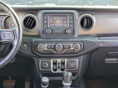 Used 2019 Jeep Wrangler Unlimited Sport S AWD/4WD image 19