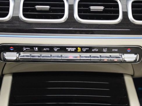 Used 2020 Mercedes-Benz GLE 350 w/ Premium Package image 28