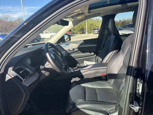 Certified 2023 Volvo XC60 B5 Plus w/ Protection Package Premier image 21