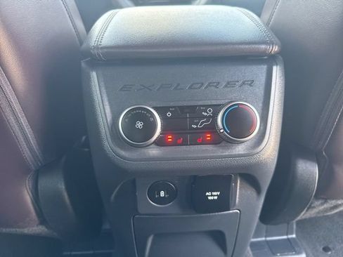 Used 2026 Ford Explorer Platinum w/ LUX Leather Package AWD/4WD image 12
