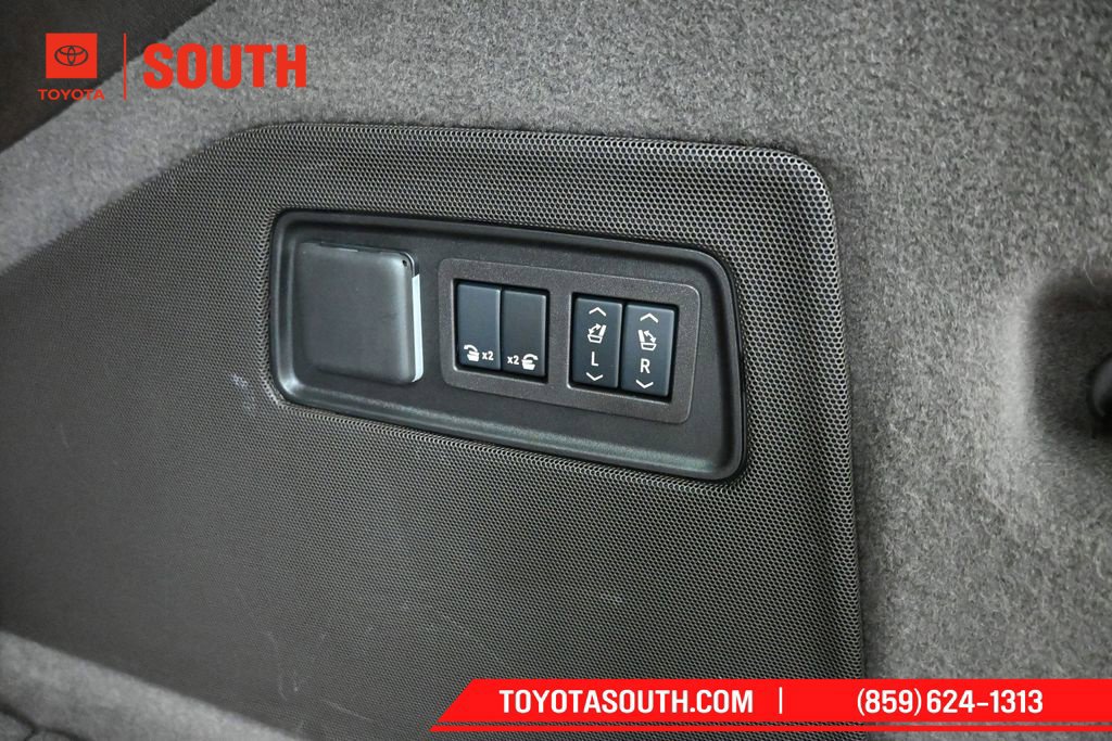 Used 2024 Cadillac Escalade Sport w/ LPO, ONYX Package AWD/4WD image 39