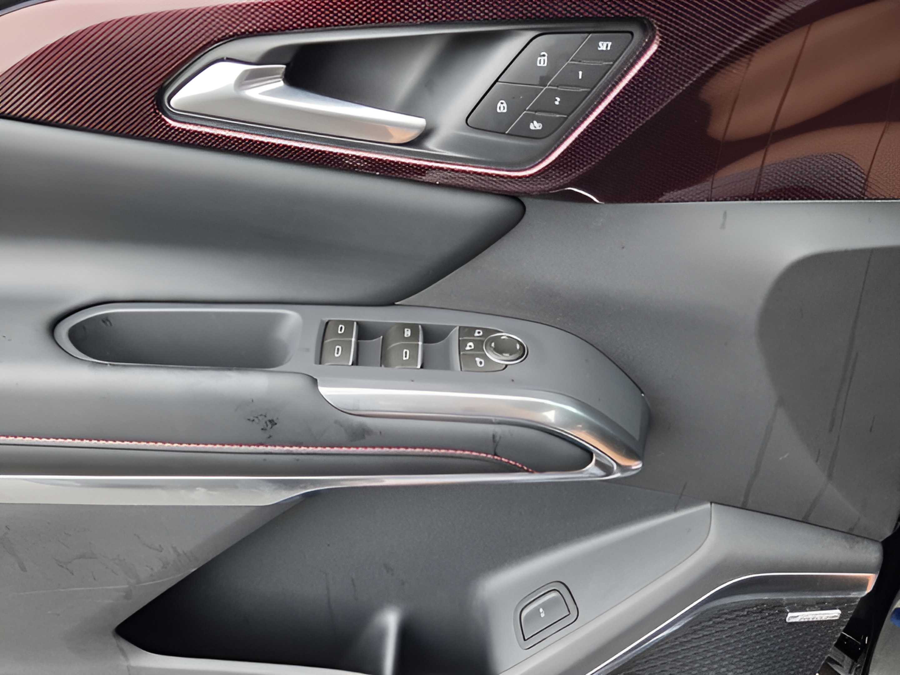 New 2027 Chevrolet Traverse RS w/ LPO, Floor Liner Package FWD image 28