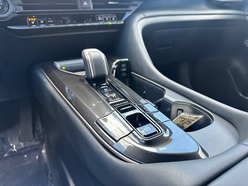 Certified 2025 Toyota Crown Signia AWD/4WD image 28
