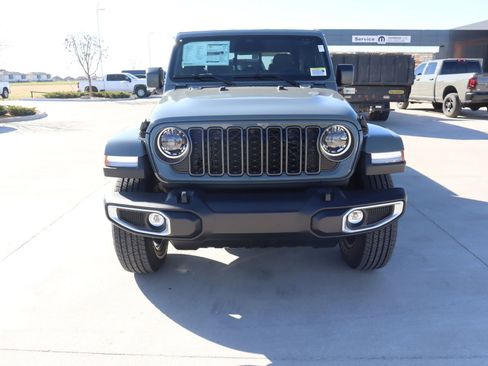New 2026 Jeep Gladiator Sport AWD/4WD image 9