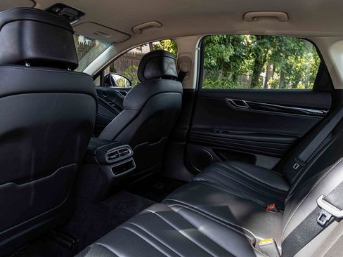 Used 2024 Genesis G80 2.5T image 22