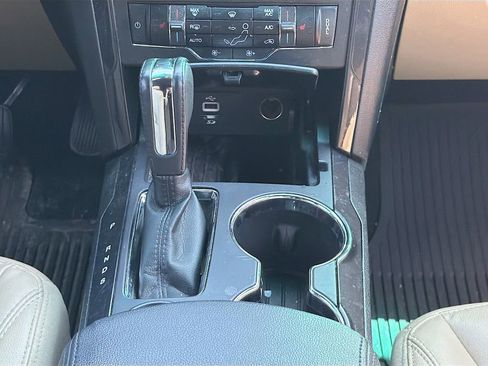 Used 2016 Ford Explorer XLT w/ Equipment Group 202A FWD image 14