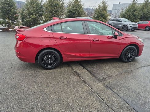 Used 2019 Chevrolet Cruze LT image 16