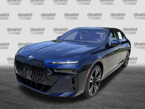 Used 2023 BMW i7 xDrive60 w/ Executive Package 2 AWD/4WD image 5