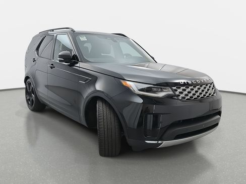 Certified 2025 Land Rover Discovery S image 3