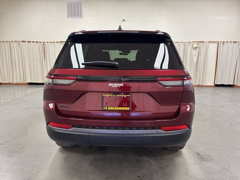 New 2026 Jeep Grand Cherokee Altitude AWD/4WD image 7
