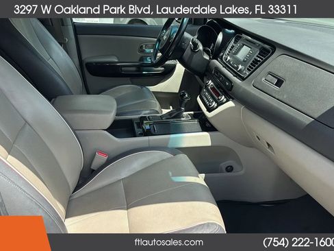 Used 2015 Kia Sedona EX FWD image 43