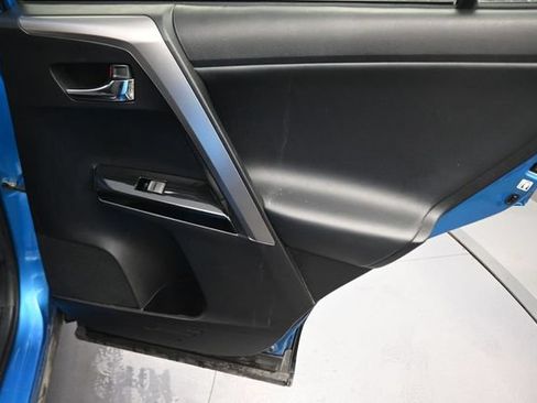 Used 2018 Toyota RAV4 Limited AWD/4WD image 15