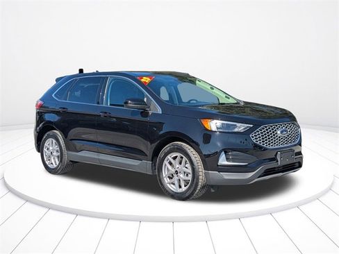 Used 2023 Ford Edge SEL image 2
