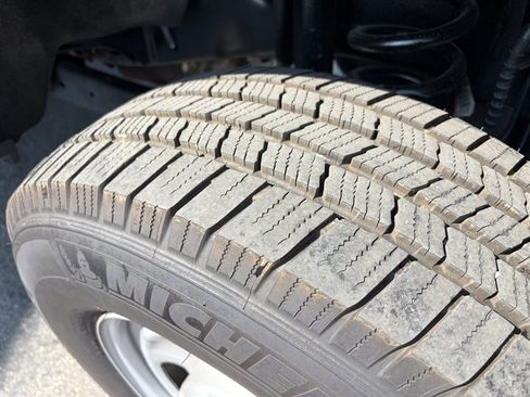 Used 2024 Ford F250 XL AWD/4WD image 6