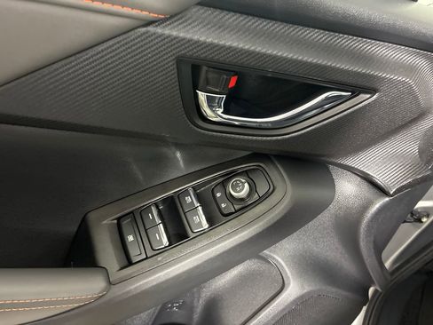 Used 2025 Subaru Crosstrek 2.5i Limited w/ Crosstrek Mirror Package image 16