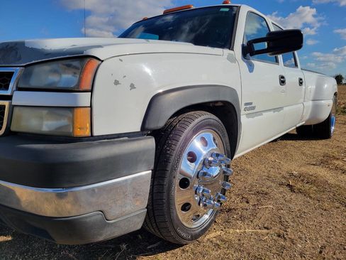 Used 2007 Chevrolet Silverado 3500 2WD Crew Cab w/ Heavy-Duty Power Package image 20