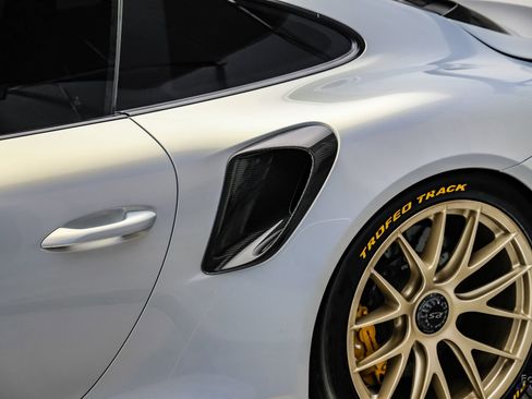 Used 2018 Porsche 911 GT2 RS w/ Weissach Package RWD image 41