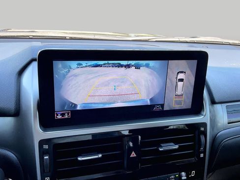 Used 2023 Lexus GX 460 Luxury w/ Sport Design Package AWD/4WD image 26