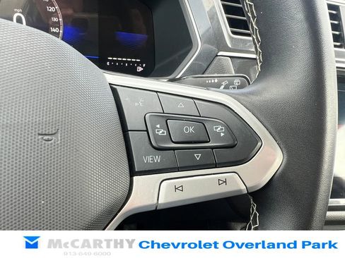 Used 2024 Volkswagen Tiguan SE image 12