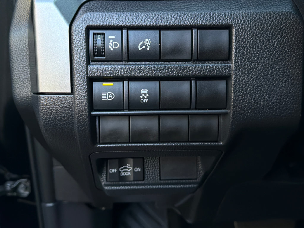 Used 2025 Toyota Tacoma SR5 AWD/4WD image 20
