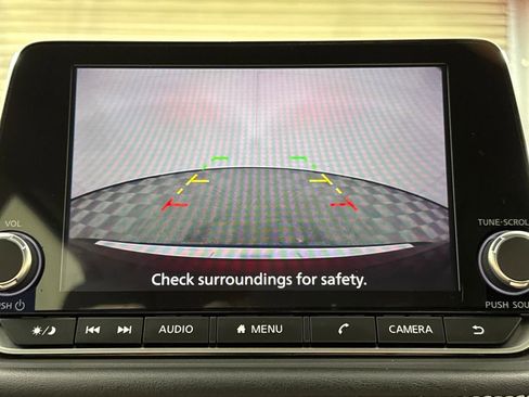 Used 2023 Nissan Rogue SV image 15