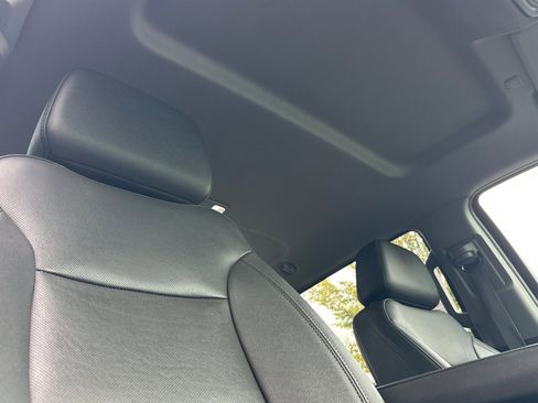 Used 2024 GMC Sierra 1500 SLT image 16