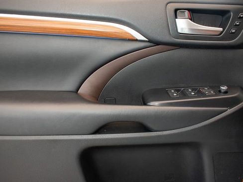 Used 2019 Toyota Highlander Limited AWD/4WD image 24