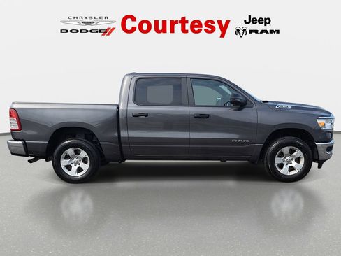 Certified 2024 RAM 1500 Big Horn AWD/4WD image 3