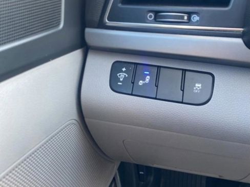 Used 2018 Hyundai Elantra Value Edition image 24