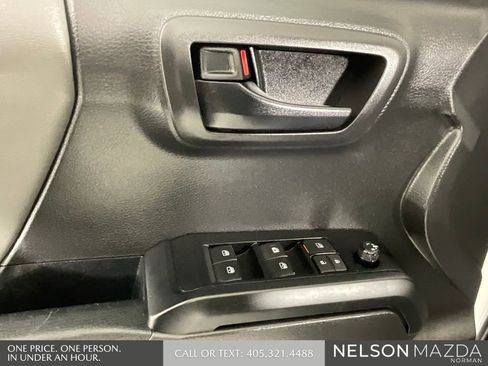 Used 2022 Toyota Tacoma SR AWD/4WD image 17