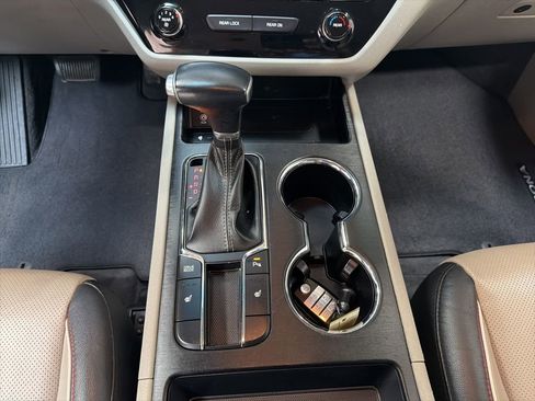 Used 2019 Kia Sedona EX FWD image 21
