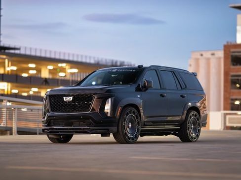 Used 2026 Cadillac Escalade Platinum Sport w/ LPO, ONYX Package AWD/4WD image 31