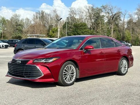 Used 2019 Toyota Avalon Limited image 4