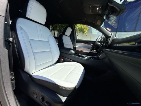 Used 2026 Chevrolet Traverse High Country w/ LPO, Floor Liner Package AWD/4WD image 28