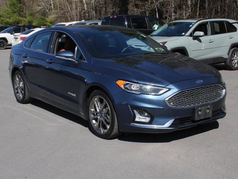 Used 2019 Ford Fusion Titanium FWD image 3