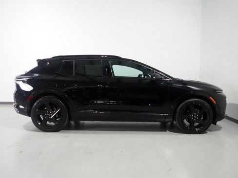 Used 2024 Chevrolet Equinox EV RS FWD image 4