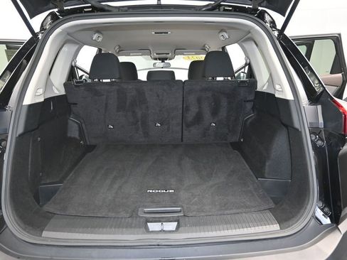 Used 2023 Nissan Rogue S AWD/4WD image 11