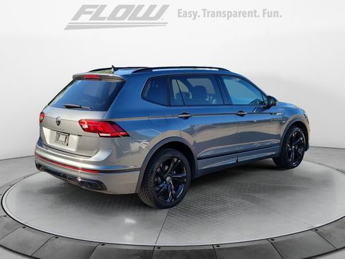 Certified 2023 Volkswagen Tiguan SE R-Line FWD image 9