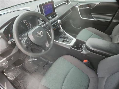 Used 2024 Toyota RAV4 XLE FWD image 12