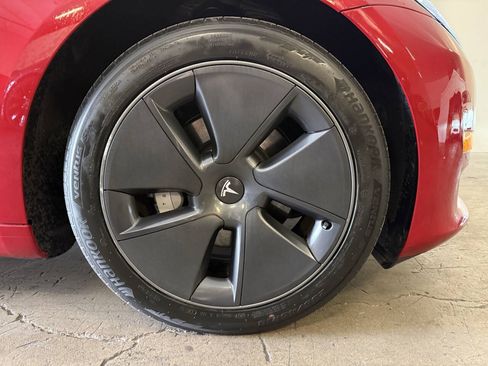 Used 2022 Tesla Model 3 Long Range AWD/4WD image 29