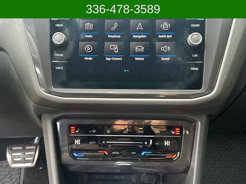 Used 2022 Volkswagen Tiguan SE R-Line image 18