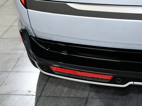 Used 2025 Land Rover Range Rover SE image 95