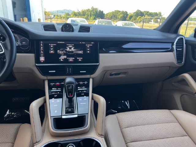 Used 2019 Porsche Cayenne AWD/4WD image 15