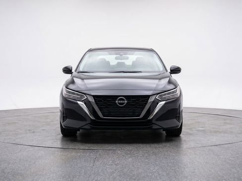 Used 2025 Nissan Sentra SV FWD image 2