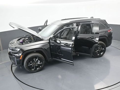 New 2026 Jeep Grand Cherokee Limited w/ Limited Altitude Package RWD image 60