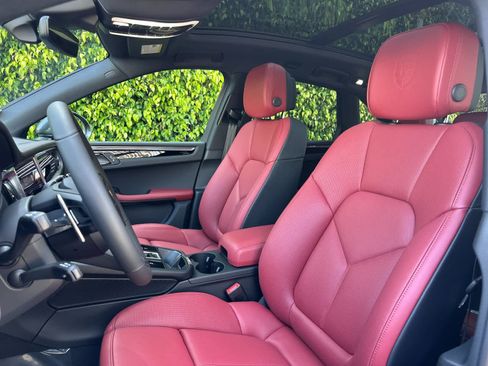New 2026 Porsche Macan Turbo AWD/4WD image 5