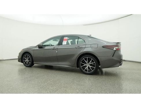 Used 2023 Toyota Camry SE image 21