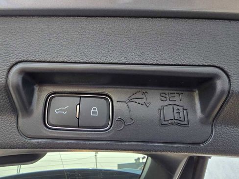 Used 2022 Ford Explorer XLT w/ Equipment Group 202A image 43