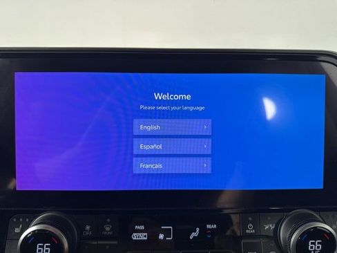 Used 2023 Toyota Highlander XLE AWD/4WD image 20